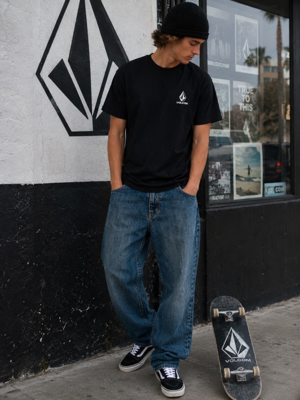 Volcom - Black Zip Relaxed Fit Men’s Jeans - Size: 28” x 30”